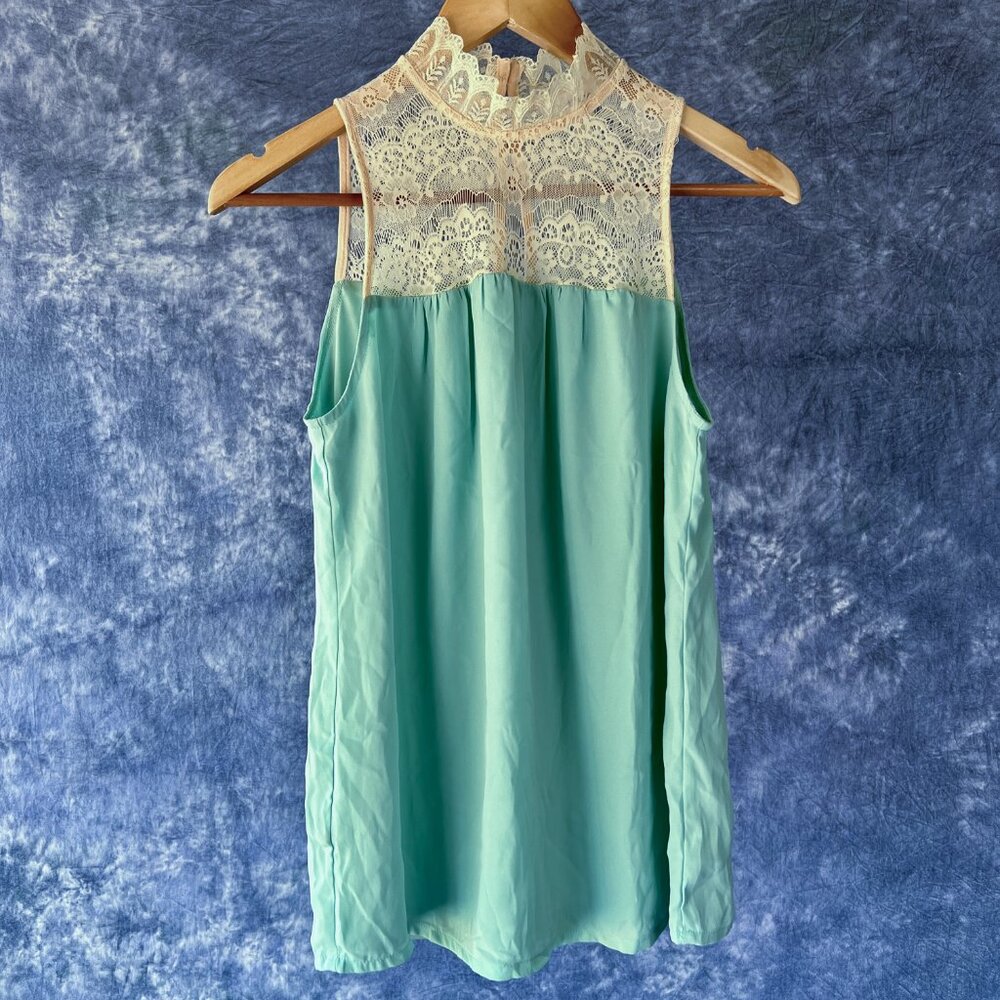 The blush Inc seafoam green w/ cream lace sleeveless blouse Sz L